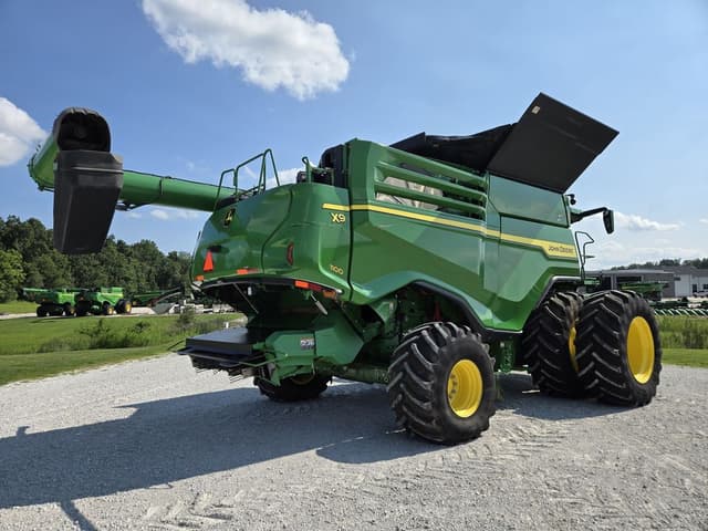 Image of John Deere X9 1100 equipment image 4