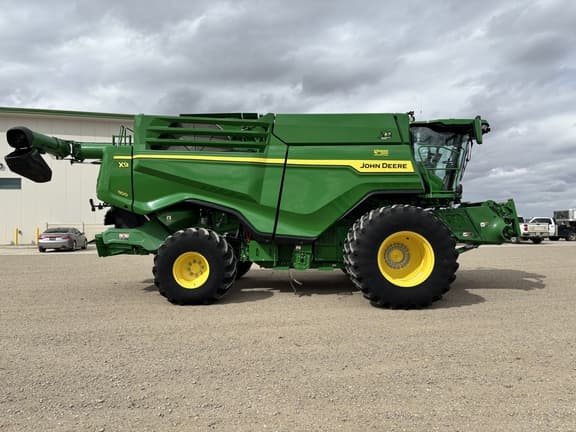 Image of John Deere X9 1100 equipment image 2