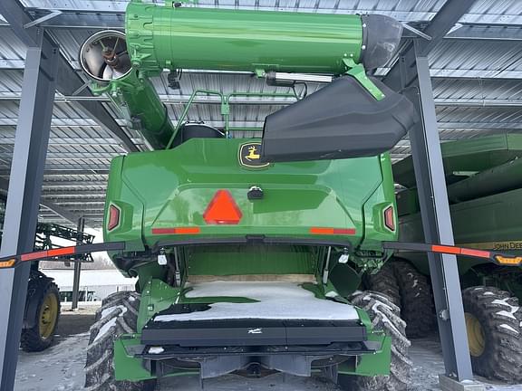 Image of John Deere X9 1100 equipment image 1