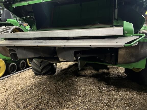 Image of John Deere X9 1100 equipment image 1