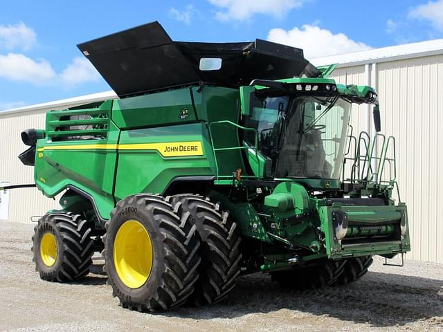 Image of John Deere X9 1100 equipment image 4
