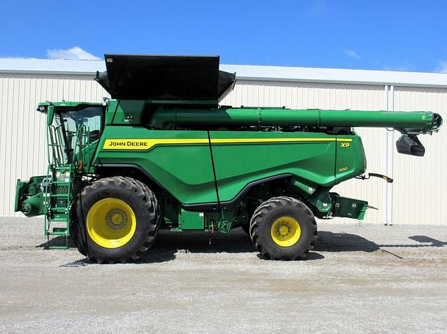 Image of John Deere X9 1100 equipment image 2