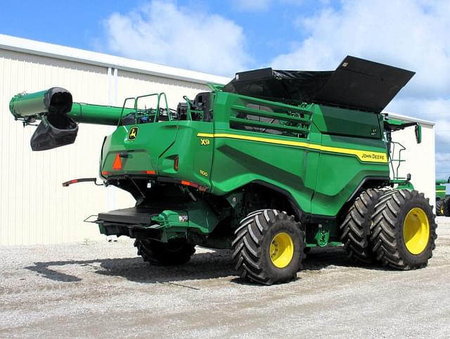 Image of John Deere X9 1100 equipment image 3