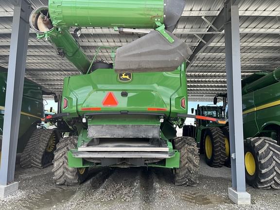 Image of John Deere X9 1100 equipment image 4