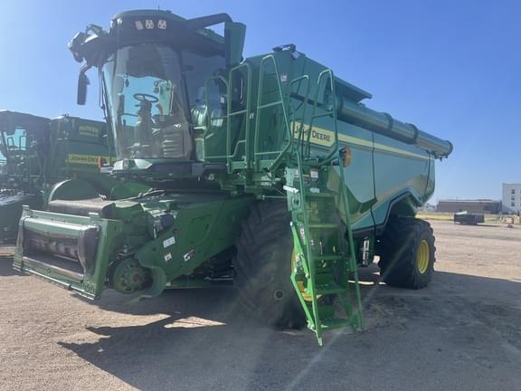Image of John Deere X9 1100 equipment image 3