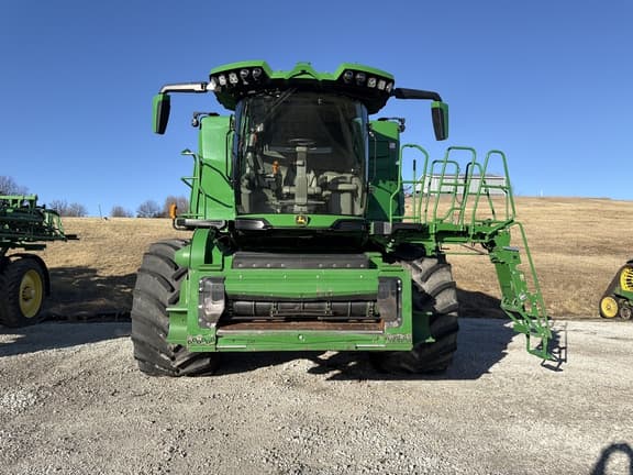 Image of John Deere X9 1100 equipment image 3