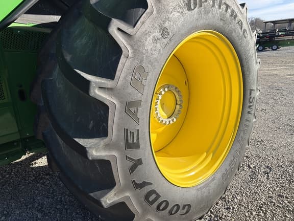 Image of John Deere X9 1100 equipment image 2