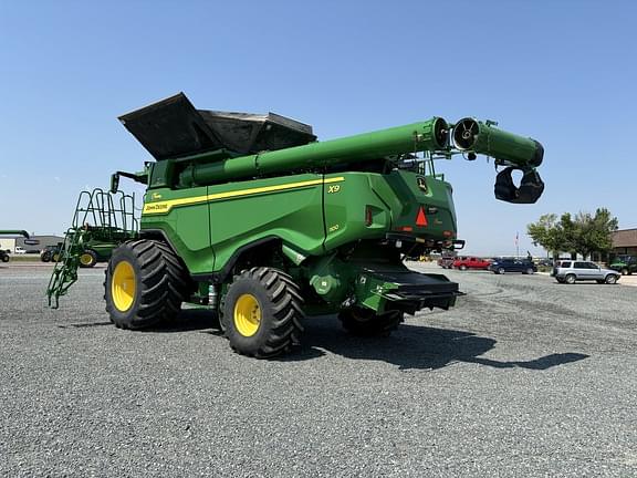 Image of John Deere X9 1100 equipment image 2