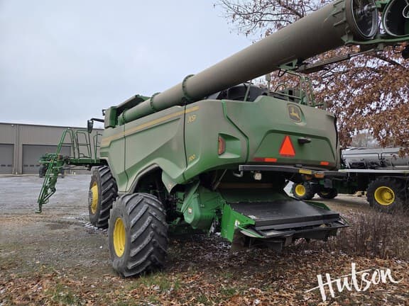 Image of John Deere X9 1100 equipment image 2