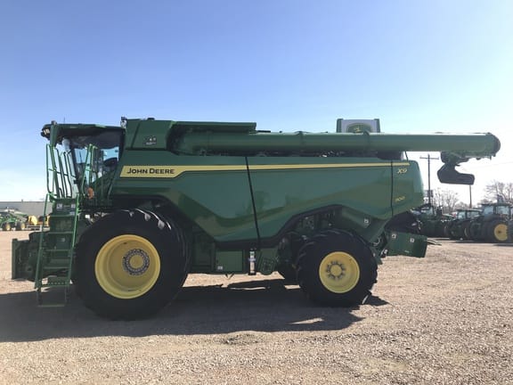 2022 John Deere X9 1100 Equipment Image0