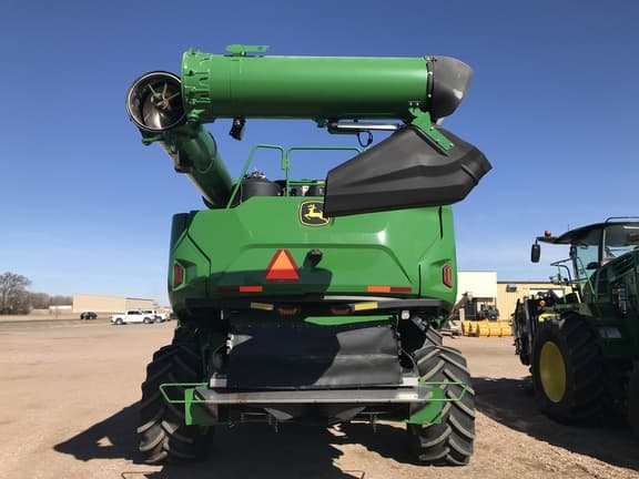 Image of John Deere X9 1100 equipment image 4