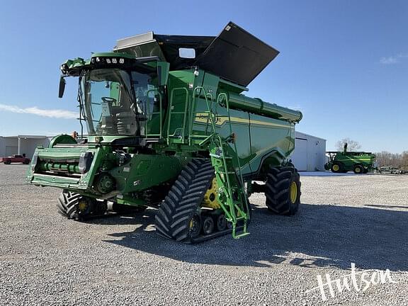 Image of John Deere X9 1100 equipment image 1