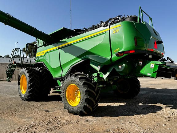 Image of John Deere X9 1100 equipment image 2