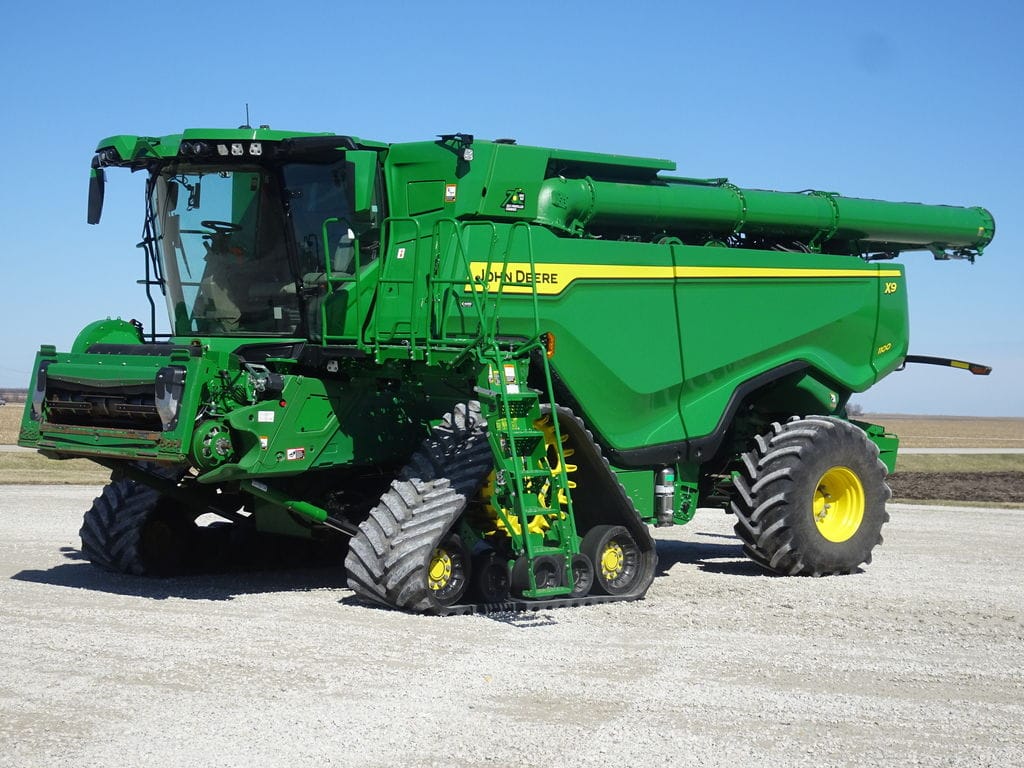 2022 John Deere X9 1100 Equipment Image0