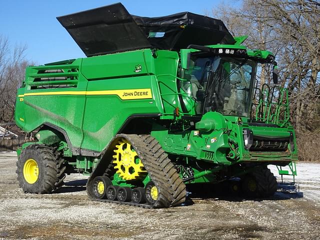 Image of John Deere X9 1100 equipment image 1