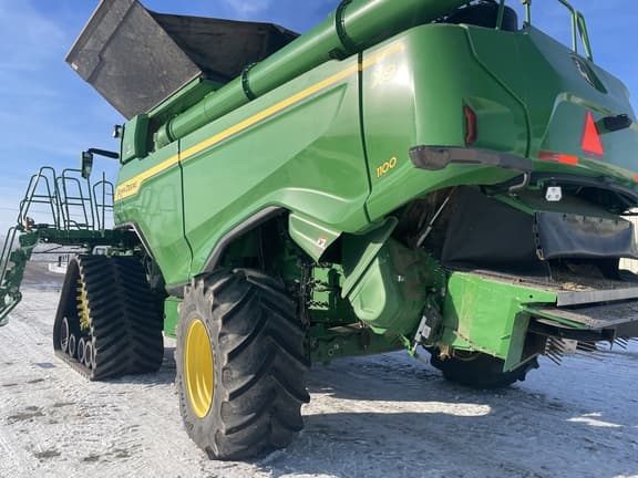Image of John Deere X9 1100 equipment image 4