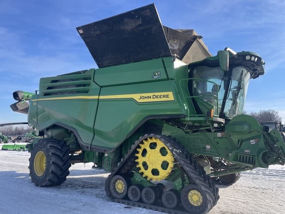 Image of John Deere X9 1100 equipment image 1