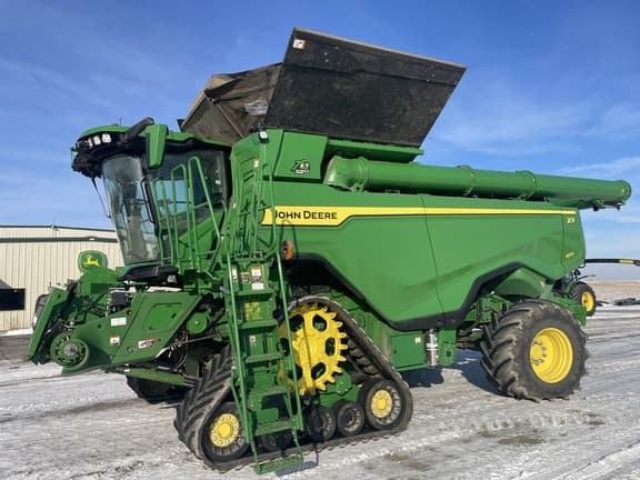 Image of John Deere X9 1100 equipment image 2