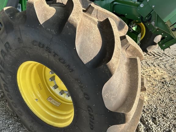 Image of John Deere X9 1100 equipment image 3