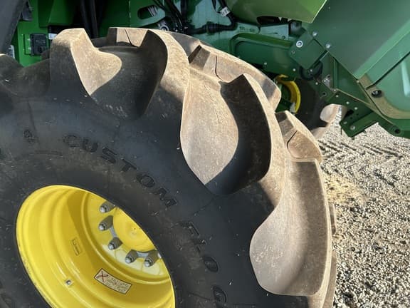 Image of John Deere X9 1100 equipment image 2