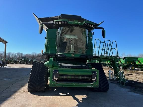 Image of John Deere X9 1100 equipment image 1