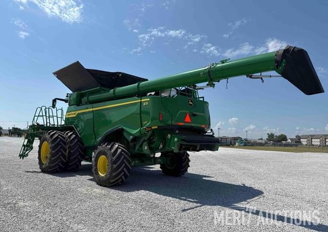 Image of John Deere X9 1100 equipment image 2