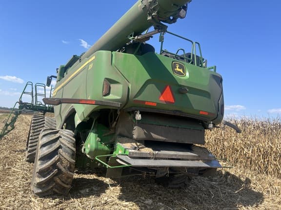 Image of John Deere X9 1100 equipment image 3