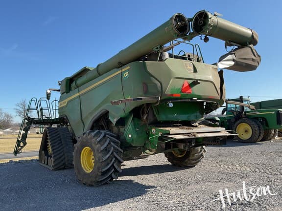 Image of John Deere X9 1100 equipment image 3
