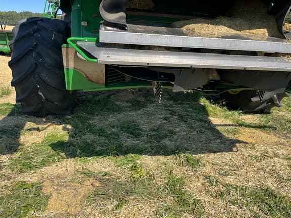 Image of John Deere X9 1100 equipment image 1