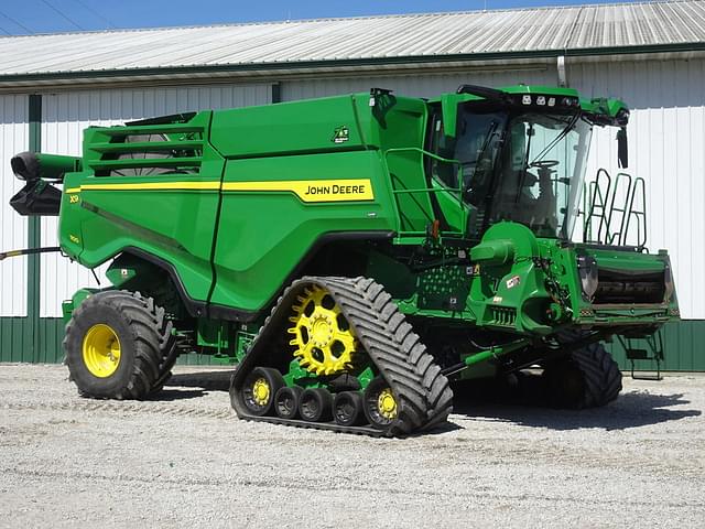 Image of John Deere X9 1100 equipment image 1
