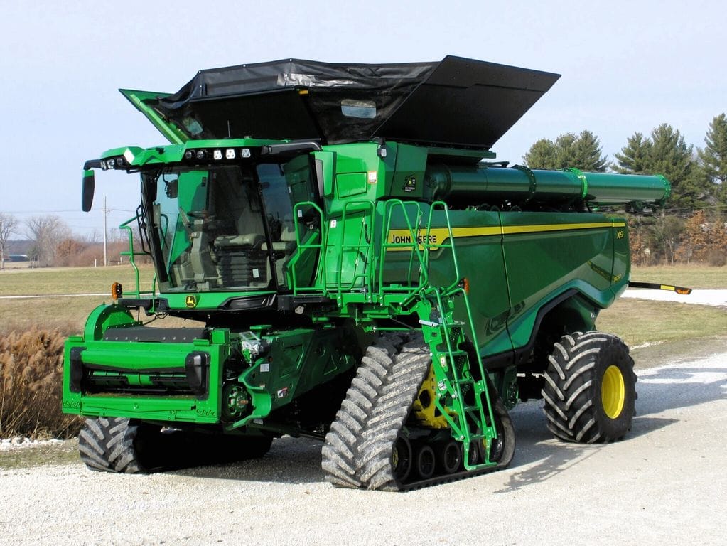 2022 John Deere X9 1100 Equipment Image0