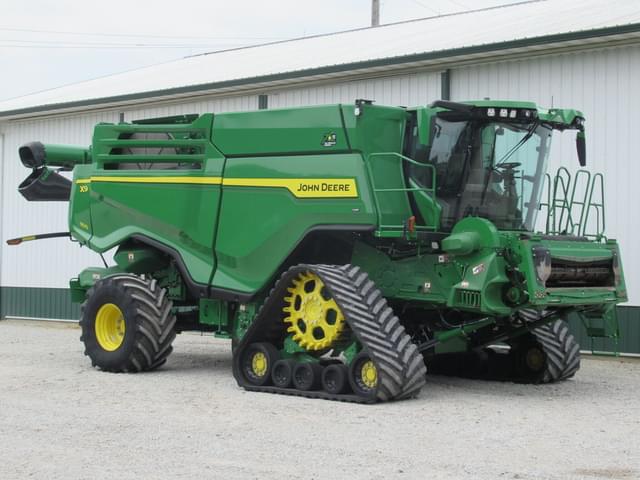 Image of John Deere X9 1100 equipment image 4