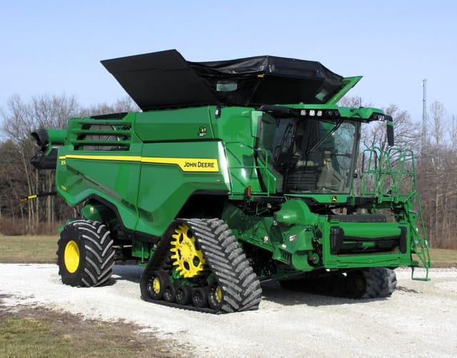 Image of John Deere X9 1100 equipment image 2