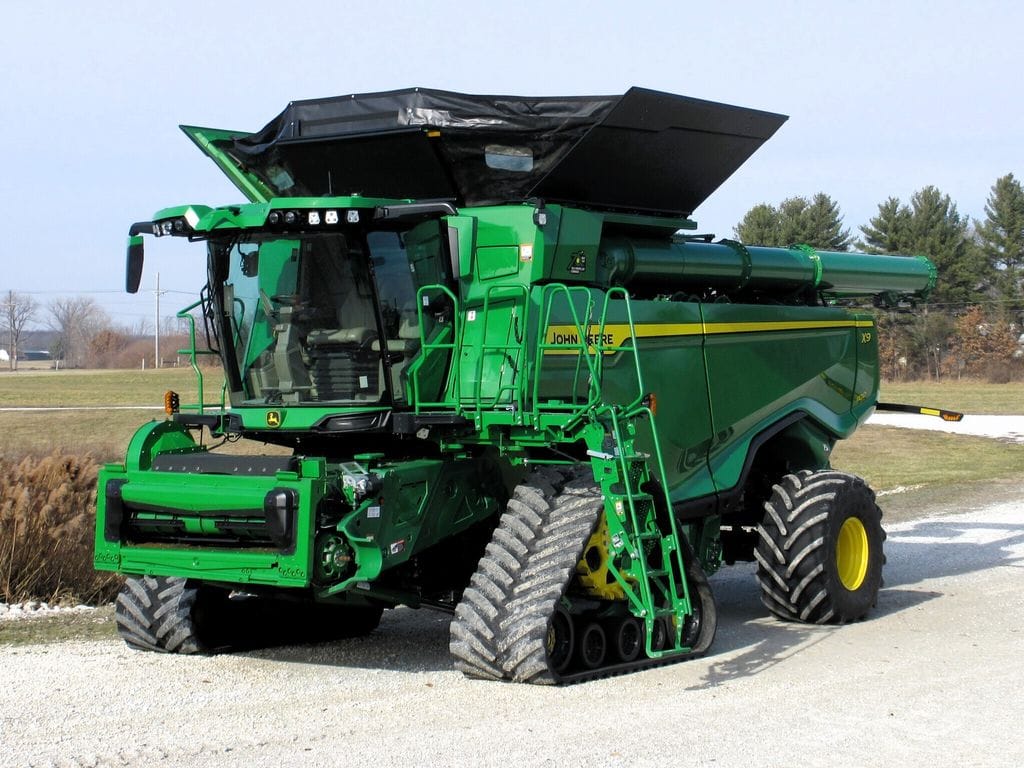 2022 John Deere X9 1100 Equipment Image0