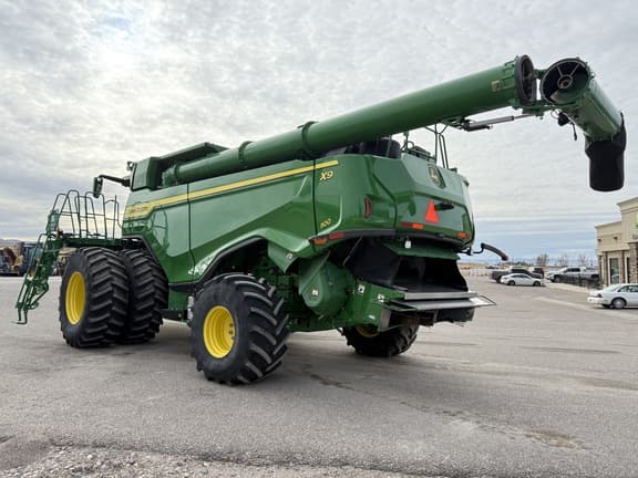 Image of John Deere X9 1100 equipment image 2