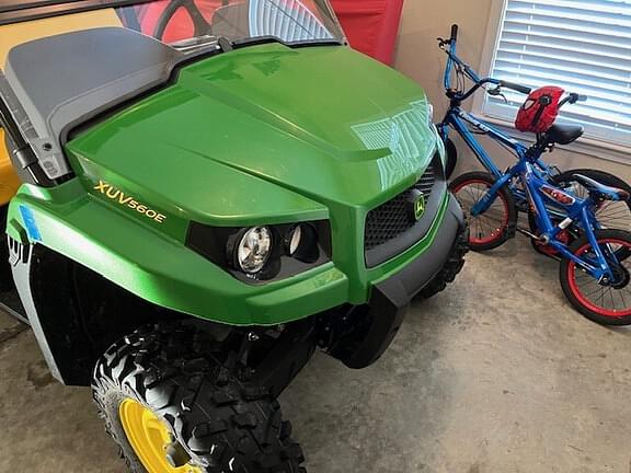 Image of John Deere XUV 560E equipment image 2