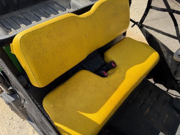 Image of John Deere XUV 560E equipment image 4