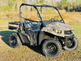 2025 John Deere XUV 590M Equipment Image0