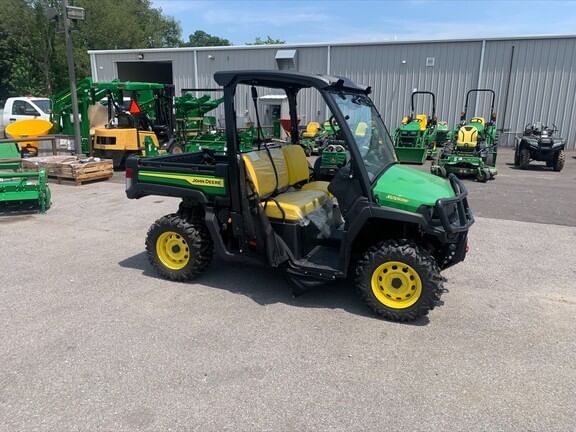 Main image John Deere Gator XUV 835E