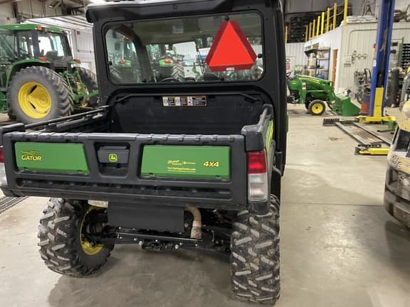 Image of John Deere XUV 835M equipment image 2