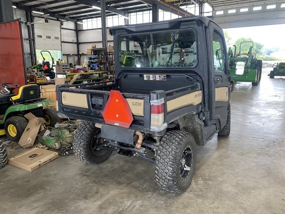 Image of John Deere XUV 835M equipment image 3