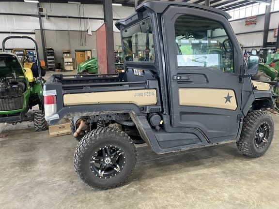Image of John Deere XUV 835M equipment image 2