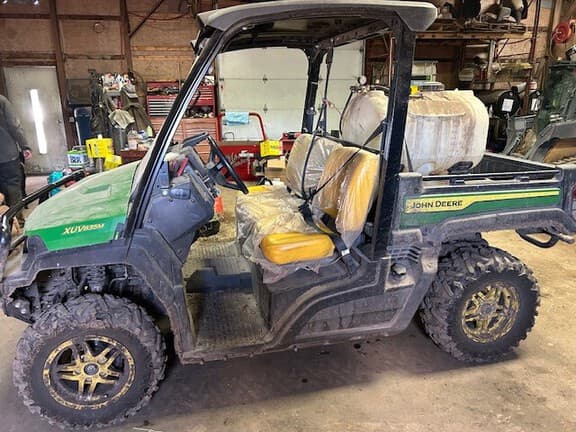 Image of John Deere XUV 835M equipment image 2