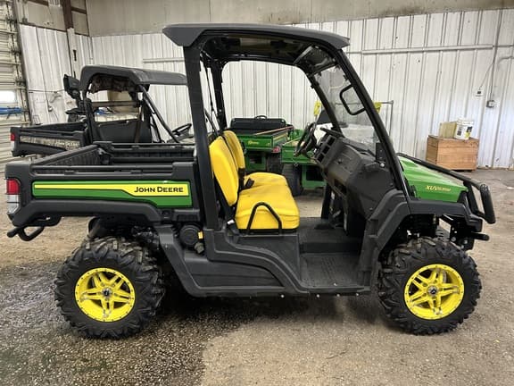 Image of John Deere XUV 835M equipment image 2
