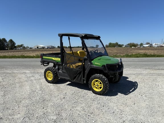 2022 John Deere XUV 835M Equipment Image0