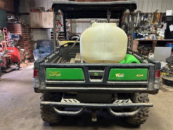 Image of John Deere XUV 835M equipment image 3
