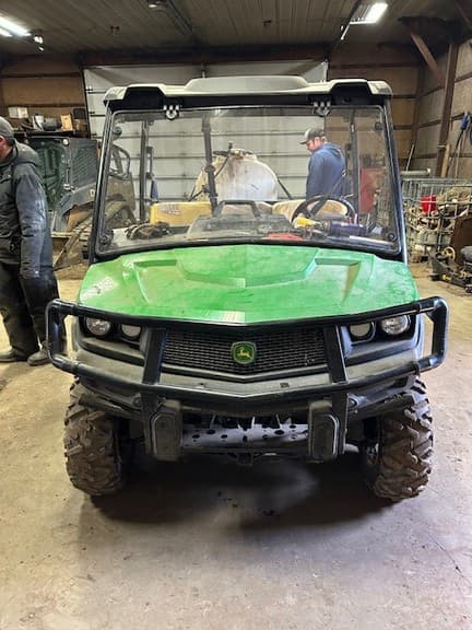 Image of John Deere XUV 835M equipment image 1