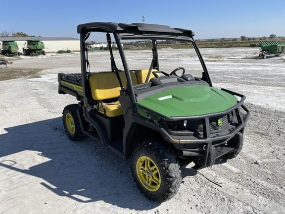 Image of John Deere XUV 835M equipment image 1