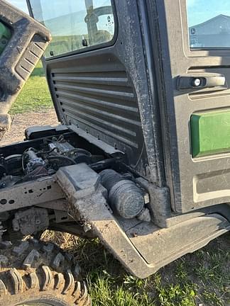 Image of John Deere XUV 835M equipment image 4