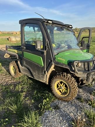 Image of John Deere XUV 835M equipment image 1